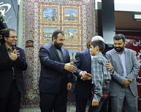 رونمایی و اهدای فرش هر گردشگر یک گره به کمیسیون ملی یونسکو